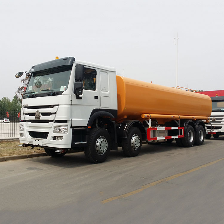 La capacidad de combustible de los semirremolques: configuraciones estándar y personalizadas